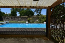 LA GACILLY 56200 – Maison de caractère plus murs commerce avec revenu locatif, piscine et jardin clos de murs