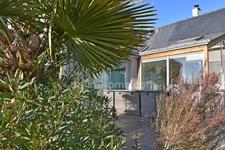 Maison familiale de plain-pied avec grande piscine intérieure, aux portes de la Gacilly