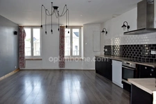 LA GACILLY 56200 – Maison de caractère plus murs commerce avec revenu locatif, piscine et jardin clos de murs