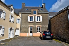 Maison à vendre 6 pièces, 5 chambres, un garage, centre SAINT CONGARD (56)