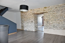 LA GACILLY 56200 – Maison de caractère plus murs commerce avec revenu locatif, piscine et jardin clos de murs