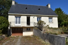  56140 RUFFIAC, À LA CAMPAGNE, EN IMPASSE : UNE MAISON À RÉINVENTER !