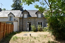Maison en pierres, 2 chambres avec jardin