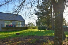 Maison familiale de plain-pied avec grande piscine intérieure, aux portes de la Gacilly