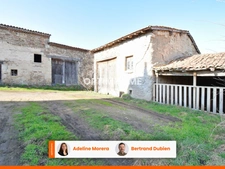 *** EXCLUSIVITE COUP DE COEUR *** ANCIEN CORPS DE FERME AVEC MAISON, DEPENDANCES ET TERRAINS