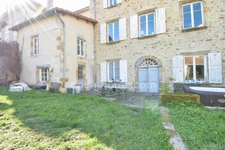 *** EXCLUSIVITE *** GRANDE MAISON DE VILLE AVEC JARDIN ET DEPENDANCES *** BILLOM 63160 ***