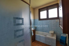 *** MAISON PLAIN-PIED A RENOVER AVEC JARDIN ET DEPENDANCE *** ESTANDEUIL 63520 ***