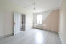 *** EXCLUSIVITE *** PROPRIETE RARE : MAISON DEPENDANCES ET TERRAIN *** SAINT-JEAN-D'HEURS 63190 ***