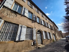 *** EXCLUSIVITE *** GRANDE MAISON DE VILLE AVEC JARDIN ET DEPENDANCES *** BILLOM 63160 ***