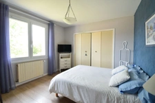 *** EXCLUSIVITE *** MAISON FAMILIALE AVEC PISCINE JARDIN ET DOUBLE GARAGE  *** ST-GEORGES-SUR-ALLIER 63800 ***