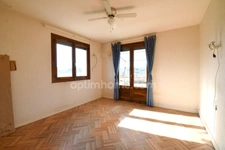 *** MAISON PLAIN-PIED A RENOVER AVEC JARDIN ET DEPENDANCE *** ESTANDEUIL 63520 ***