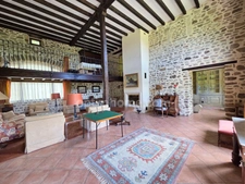 *** EXCLUSIVITE *** TRES BELLE PROPRIETE EN PIERRE - BIEN RARE *** EGLISENEUVE PRES BILLOM 63160 ***
