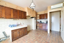 *** MAISON PLAIN-PIED A RENOVER AVEC JARDIN ET DEPENDANCE *** ESTANDEUIL 63520 ***