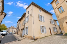*** EXCLUSIVITE *** A RENOVER : GRANDE MAISON DE VILLE AVEC JARDIN ET DEPENDANCE *** BILLOM 63160 ***