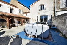 *** EXCLUSIVITE *** 2 MAISONS INDEPENDANTES AVEC COUR ET TERRASSE *** FAYET-LE-CHÂTEAU 63160 ***