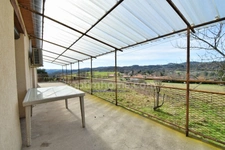 *** MAISON PLAIN-PIED A RENOVER AVEC JARDIN ET DEPENDANCE *** ESTANDEUIL 63520 ***