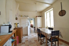 *** EXCLUSIVITE *** A RENOVER : GRANDE MAISON DE VILLE AVEC JARDIN ET DEPENDANCE *** BILLOM 63160 ***