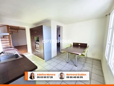 *** EXCLUSIVITE *** MAISON 2 CHAMBRES + COUR + DEPENDANCES *** MUR SUR ALLIER 63115 ***