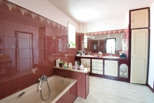 *** EXCLUSIVITE *** MAISON FAMILIALE AVEC PISCINE JARDIN ET DOUBLE GARAGE  *** ST-GEORGES-SUR-ALLIER 63800 ***