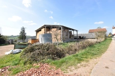 *** EXCLUSIVITE *** PROPRIETE AGRICOLE : MAISON AVEC DEPENDANCES ET TERRAIN *** DOMAIZE 63590 ***