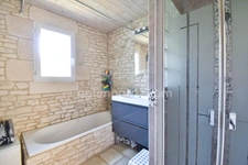 *** EXCLUSIVITE *** PLAIN-PIED 5 CHAMBRES, COUR, JARDIN ET GRAND ATELIER*** BILLOM 63160