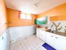 *** LOCAL COMMERCIAL + MAISON A RENOVER EN CENTRE VILLE - BILLOM 63160 ***
