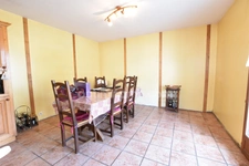 *** EXCLUSIVITE *** PROPRIETE AGRICOLE : MAISON AVEC DEPENDANCES ET TERRAIN *** DOMAIZE 63590 ***