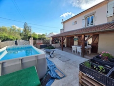 *** EXCLUSIVITE *** ENSEMBLE DE 2 MAISONS AVEC COUR *** FAYET-LE-CHÂTEAU 63160 ***