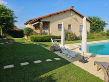 *** EXCLUSIVITE *** MAISON FAMILIALE AVEC PISCINE JARDIN ET DOUBLE GARAGE  *** ST-GEORGES-SUR-ALLIER 63800 ***