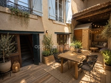*** EXCLUSIVITE *** GRANDE MAISON DE VILLE A RENOVER AVEC TERRAIN, PATIO ET DEPENDANCES *** BILLOM 63160