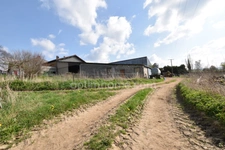 *** EXCLUSIVITE *** PROPRIETE AGRICOLE : MAISON AVEC DEPENDANCES ET TERRAIN *** DOMAIZE 63590 ***