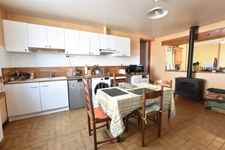 *** EXCLUSIVITE *** PROPRIETE AGRICOLE : MAISON AVEC DEPENDANCES ET TERRAIN *** DOMAIZE 63590 ***