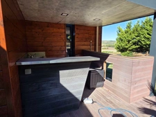 *** EXCLUSIVITE *** BIEN RARE ET COUP DE COEUR *** MAISON CHALET AVEC VUE DEGAGEE, PISCINE, JARDIN ET DEPENDANCES *** MOISSAT 63190 ***