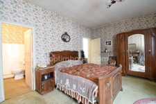 *** EXCLUSIVITE *** APPARTEMENT + LOCAL COMMERCIAL LOUÉ *** BILLOM CENTRE VILLE ***