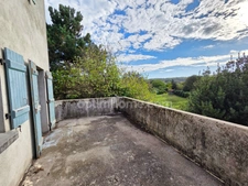 *** EXCLUSIVITE *** MAISON EN PIERRE AVEC JARDIN ET DEPENDANCES A RENOVER *** ISSERTEAUX 63270 ***