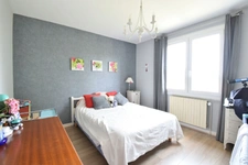 *** EXCLUSIVITE *** MAISON FAMILIALE AVEC PISCINE JARDIN ET DOUBLE GARAGE  *** ST-GEORGES-SUR-ALLIER 63800 ***