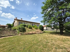 *** EXCLUSIVITE *** MAISON FAMILIALE AVEC PISCINE JARDIN ET DOUBLE GARAGE  *** ST-GEORGES-SUR-ALLIER 63800 ***