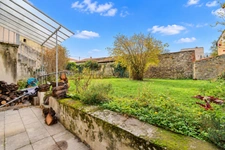 *** EXCLUSIVITE *** A RENOVER : GRANDE MAISON DE VILLE AVEC JARDIN ET DEPENDANCE *** BILLOM 63160 ***