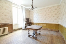 *** EXCLUSIVITE *** GRANDE MAISON DE VILLE A RENOVER AVEC TERRAIN, COUR ET DEPENDANCES *** BILLOM 63160