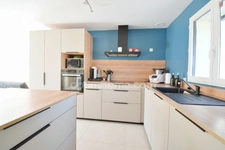 *** EXCLUSIVITE *** PLAIN-PIED 5 CHAMBRES, COUR, JARDIN ET GRAND ATELIER*** BILLOM 63160