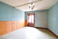 *** LOCAL COMMERCIAL + MAISON A RENOVER EN CENTRE VILLE - BILLOM 63160 ***