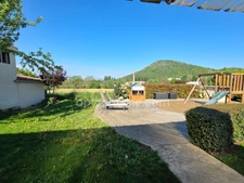 *** EXCLUSIVITE *** PLAIN-PIED 5 CHAMBRES, COUR, JARDIN ET GRAND ATELIER*** BILLOM 63160