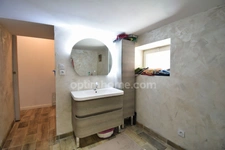 *** EXCLUSIVITE *** ENSEMBLE DE 2 MAISONS AVEC COUR *** FAYET-LE-CHÂTEAU 63160 ***