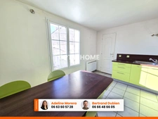 *** EXCLUSIVITE *** MAISON 2 CHAMBRES + COUR + DEPENDANCES *** MUR SUR ALLIER 63115 ***