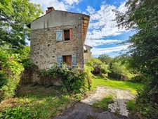 *** EXCLUSIVITE *** MAISON EN PIERRE AVEC JARDIN ET DEPENDANCES A RENOVER *** ISSERTEAUX 63270 ***