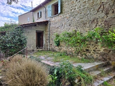 *** EXCLUSIVITE *** MAISON EN PIERRE AVEC JARDIN ET DEPENDANCES A RENOVER *** ISSERTEAUX 63270 ***