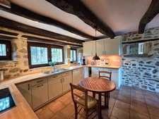 *** EXCLUSIVITE *** TRES BELLE PROPRIETE EN PIERRE - BIEN RARE *** EGLISENEUVE PRES BILLOM 63160 ***