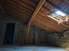 *** EXCLUSIVITE *** MAISON MITOYENNE AVEC JARDINET ET DEPENDANCE *** AUZELLES ***