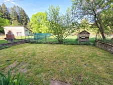 *** EXCLUSIVITE *** MAISON MITOYENNE AVEC JARDINET ET DEPENDANCE *** AUZELLES ***
