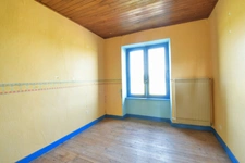 *** EXCLUSIVITE *** MAISON MITOYENNE AVEC JARDINET ET DEPENDANCE *** AUZELLES ***